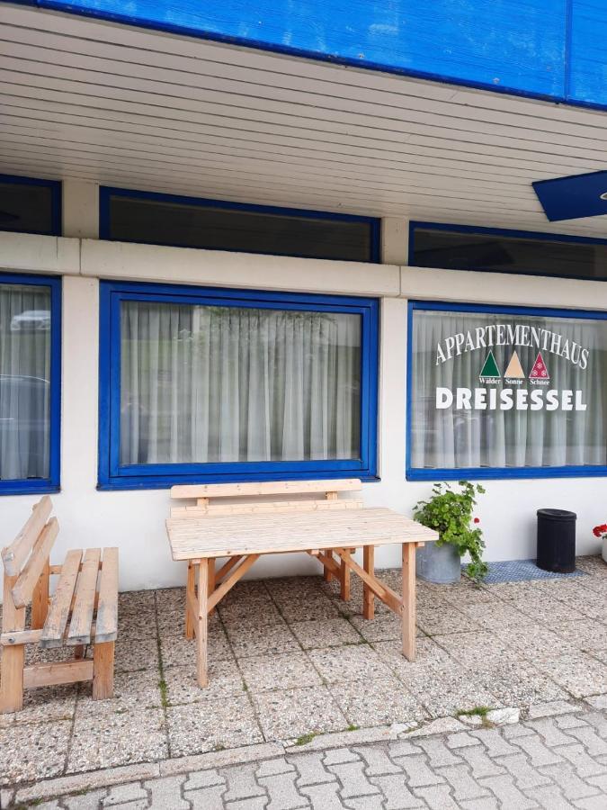 13 Im Haus Dreisessel *